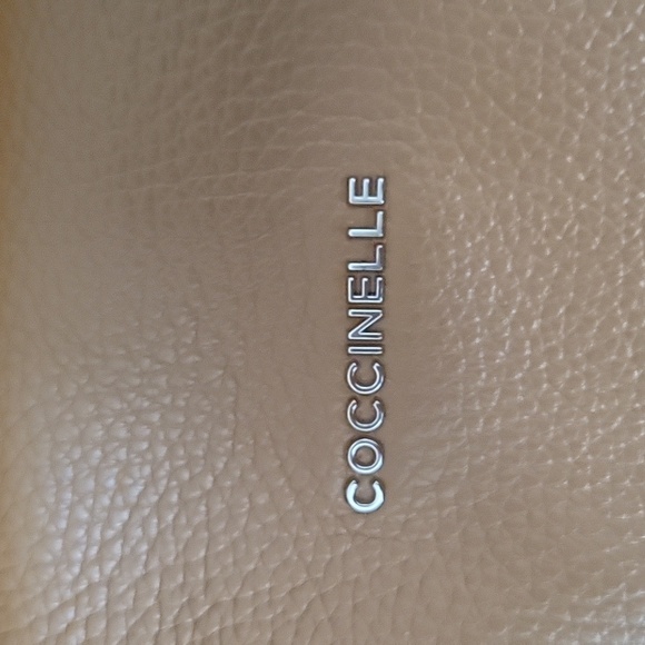 Coccinelle leather bag in camel. - Picture 2 of 8